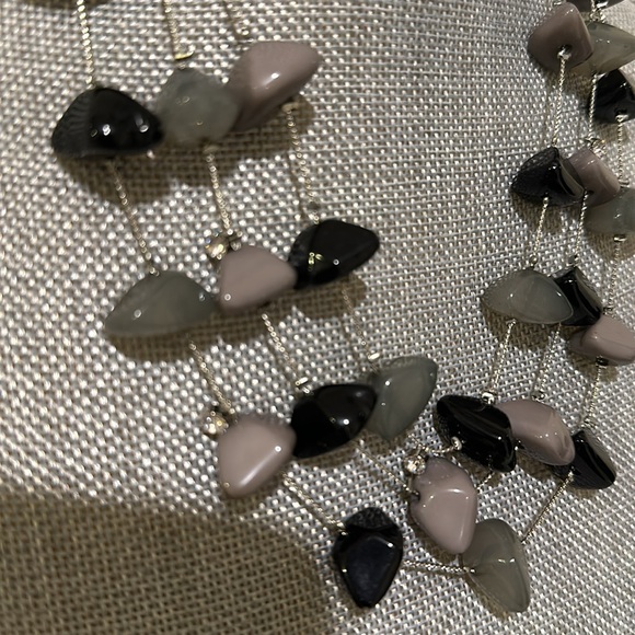 3 strand rock/Olsen necklace - Picture 2 of 5